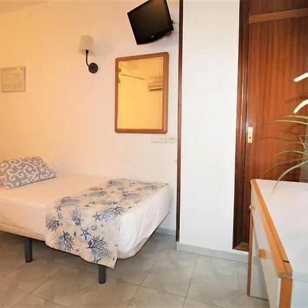 Canada Hotel 2*