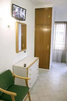 Hotel Canada 2*