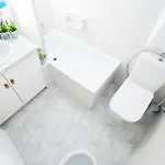Отель Canada 2*