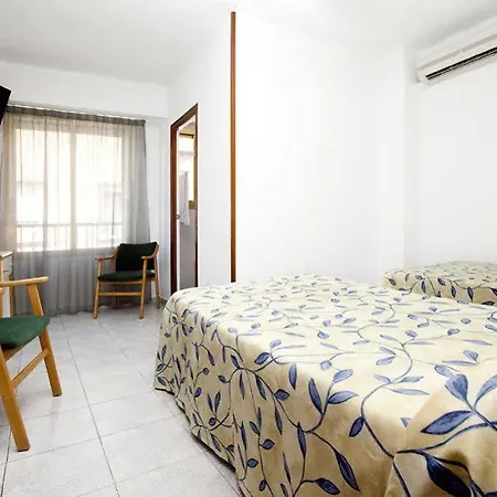 Canada Hotel 2*