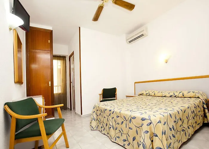 Canada Hotel 2*