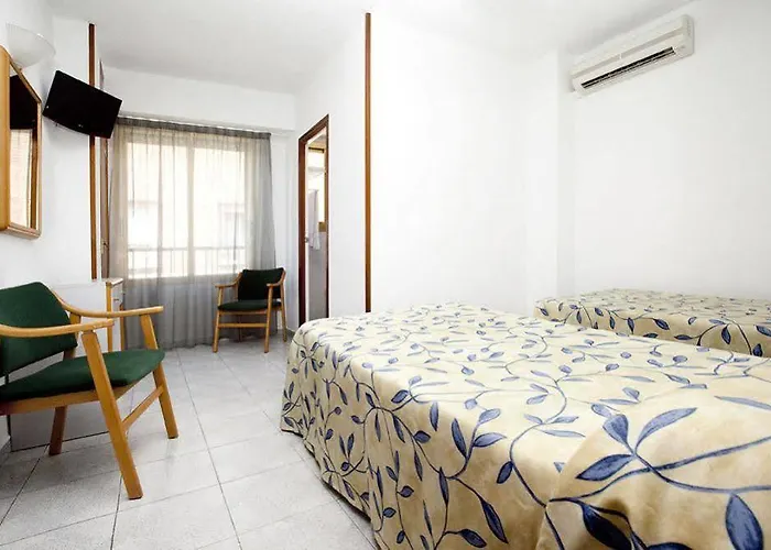 Canada Hotel 2*